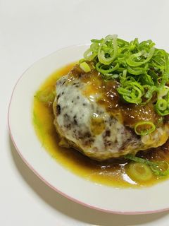 玉葱ソースのチーズハンバーグ-レシピのメイン写真