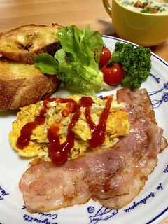 スクランブルベーコンエッグ-レシピのメイン写真