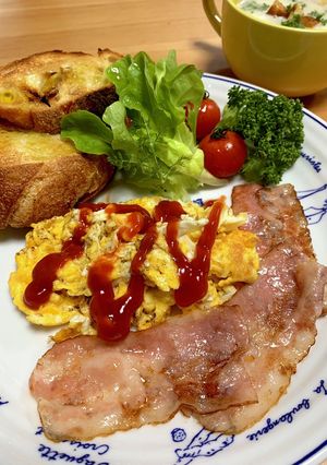 スクランブルベーコンエッグ-レシピのメイン写真