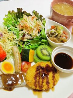 おかずはコロッケメインで今夜の夕飯-レシピのメイン写真