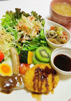 おかずはコロッケメインで今夜の夕飯-レシピのメイン写真