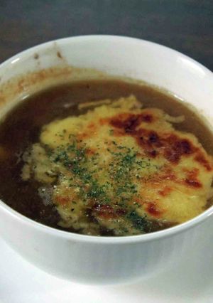 オニオンと鶏肉のグラタンスープ-レシピのメイン写真