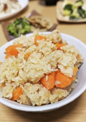 炊飯器任せ♪人参丸ごとツナご飯-レシピのメイン写真