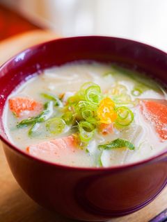 鮭と冬野菜の粕汁-レシピのメイン写真