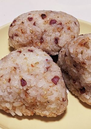 梅カツオおにぎり-レシピのメイン写真