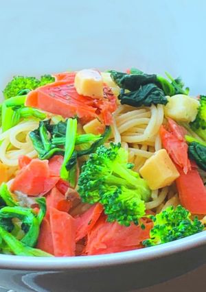 焼鮭・チーズと緑野菜たっぷりパスタ♡-レシピのメイン写真