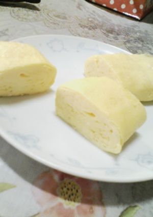 ポイント１つで☆やさしい黄色の卵焼き♪　-レシピのメイン写真