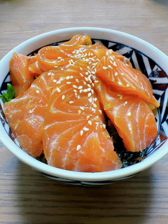 我が家の定番♪漬けサーモン丼-レシピのメイン写真