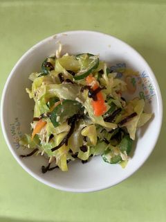 【保育園給食】キャベツの塩昆布レモン和え-レシピのメイン写真