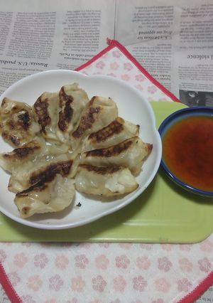 珉珉のセミ餃子付属のタレシラチャーソース-レシピのメイン写真