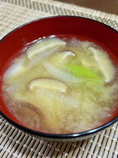 おなかに優しい✨大根と椎茸のおみそ汁-レシピのメイン写真