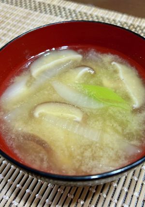おなかに優しい✨大根と椎茸のおみそ汁-レシピのメイン写真