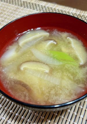 おなかに優しい✨大根と椎茸のおみそ汁-レシピのメイン写真
