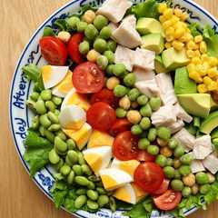 รูปของ お豆たっぷりコブサラダ