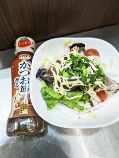 カツオのたたき、サラダ。-レシピのメイン写真