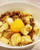 木綿豆腐とエノキダケのすき煮丼