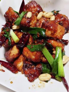 宮保雞丁(鶏肉とピーナッツの炒め物)-レシピのメイン写真