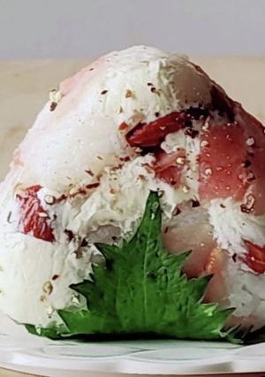 パリのアーモンドベーコン☆お花見おにぎり-レシピのメイン写真