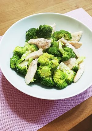 鶏胸肉とブロッコリーの塩だれ炒め-レシピのメイン写真
