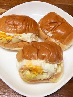 目玉焼きのロールパンサンド-レシピのメイン写真