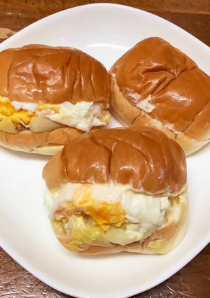目玉焼きのロールパンサンド-レシピのメイン写真