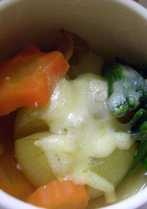 簡単材料！丸ごと玉葱コンソメ煮（＾－＾）-レシピのメイン写真