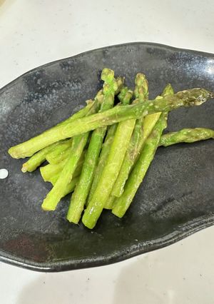 虜になる？アスパラだけのオイマヨ炒め-レシピのメイン写真