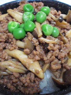 しめじたっぷりそぼろ丼♡-レシピのメイン写真