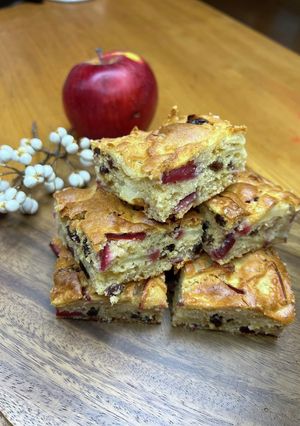 鉄板に広げて！混ぜるだけ簡単りんごケーキ-レシピのメイン写真