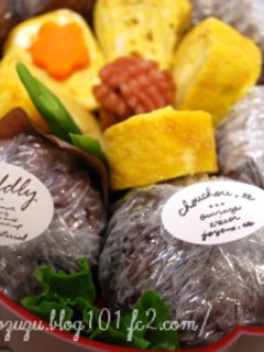 お花見弁当 おにぎりのラッピング-レシピのメイン写真