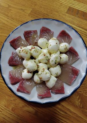 チーズと刺し身のオリーブ和え-レシピのメイン写真