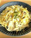 ホワイトソースできのこと百合根のパスタ
