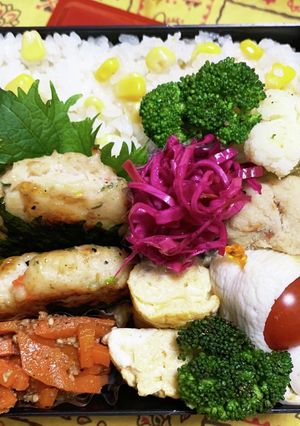 2/26ﾖｯﾁｬﾝ☆コーンご飯つくね弁当-レシピのメイン写真