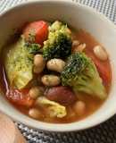【目覚まし朝ごはん】野菜とお豆のスープ
