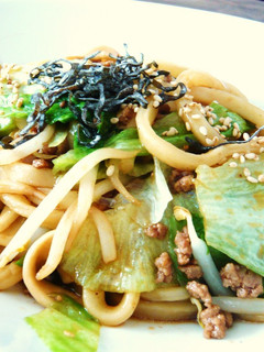 挽肉とレタスの和風焼うどん、塩コンブと-レシピのメイン写真