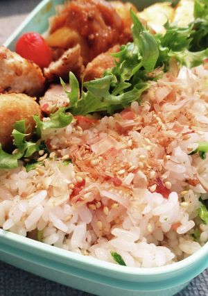 ✧簡単♪混ぜるだけ鰹節梅ご飯（お弁当）✧-レシピのメイン写真