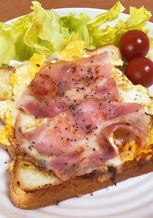 ベーコンエッグ チーズパン-レシピのメイン写真