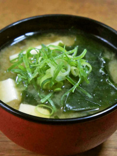 豆腐とわかめの味噌汁-レシピのメイン写真