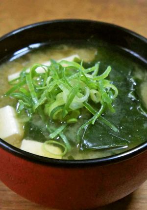 豆腐とわかめの味噌汁-レシピのメイン写真