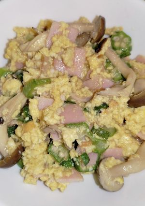 ハム・オクラ・しめじが入った炒り玉子豆腐-レシピのメイン写真