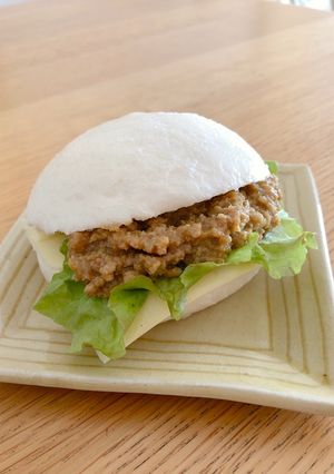 ぶっかけ肉で*ふわふわカレーまん-レシピのメイン写真