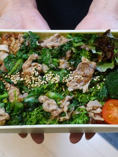菜の花と豚肉のおかか醤油和え丼弁当-レシピのメイン写真