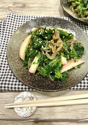 ほうれん草と蒲鉾と糸こんにゃくのごま和え-レシピのメイン写真