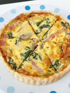 オーブンで * 定番キッシュ-レシピのメイン写真