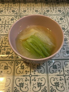 栄養満点!小松菜とジャガたまねぎ味噌汁-レシピのメイン写真