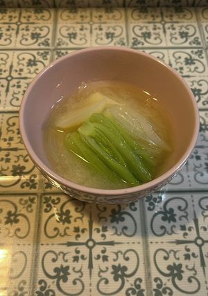 栄養満点！小松菜とジャガたまねぎ味噌汁-レシピのメイン写真