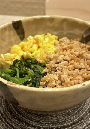 フライパン一つで簡単★三食丼-レシピのメイン写真