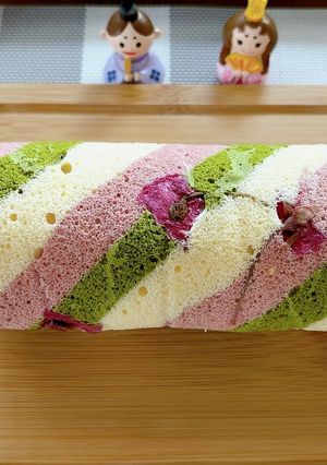 ひな祭り3色ロールケーキ-レシピのメイン写真