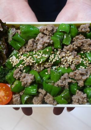 レンジで簡単★ししとうとひき肉の丼弁当-レシピのメイン写真