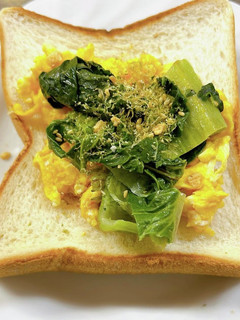 高菜と炒り卵のトーストとろろ昆布味-レシピのメイン写真